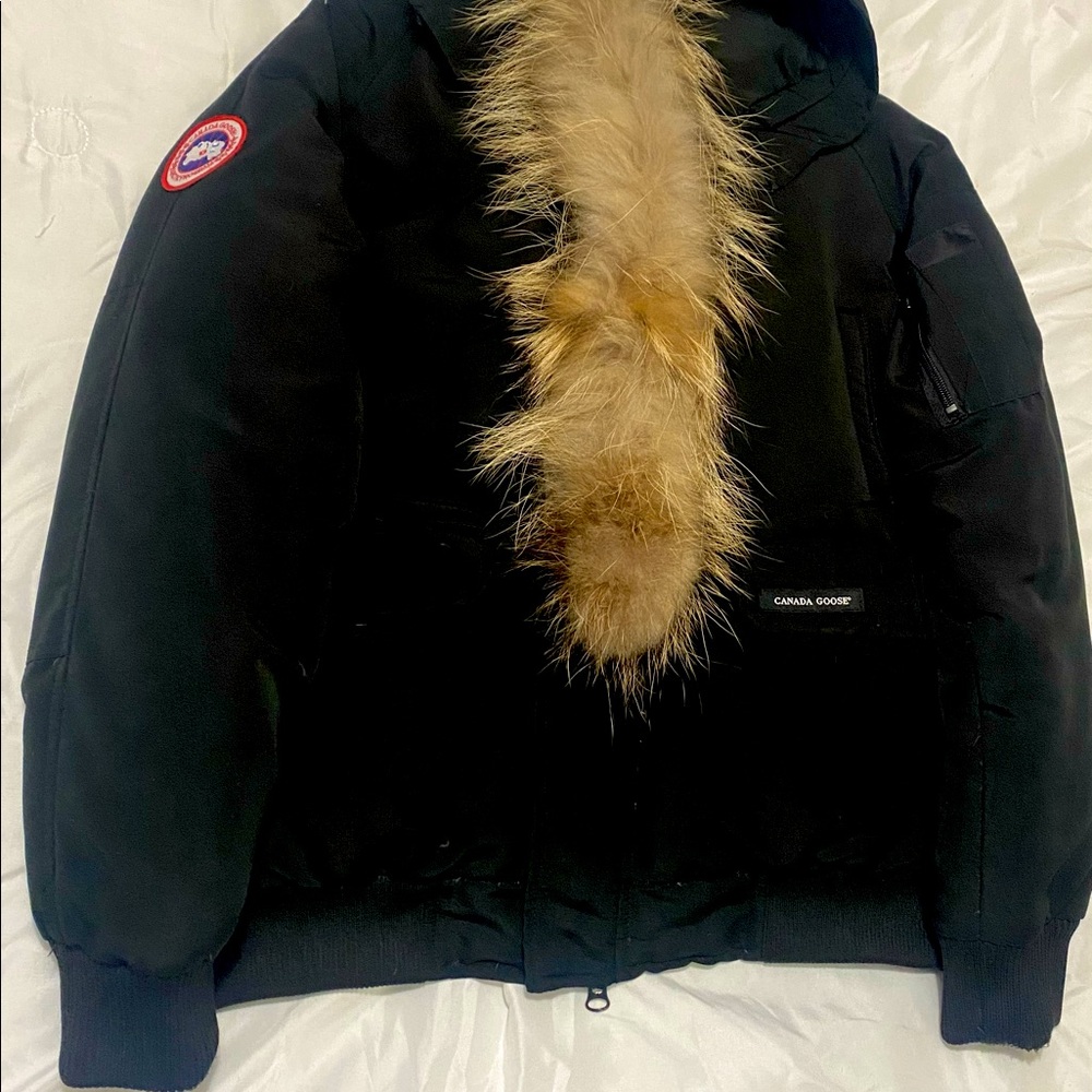 Canada Goose Winter 🥶 coat for skiing or casual outing. Gently worn once.